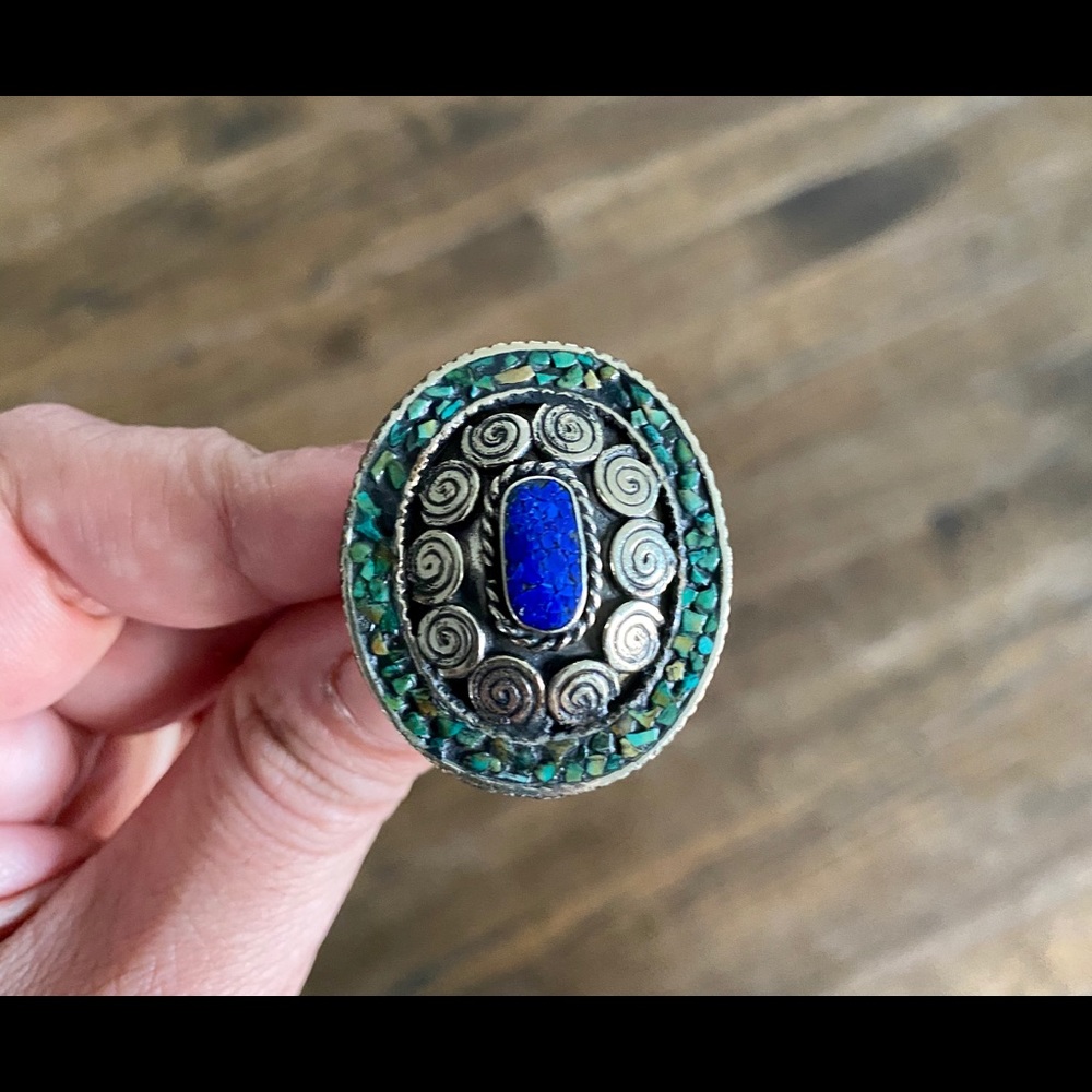 Ring - Picture 2 of 9